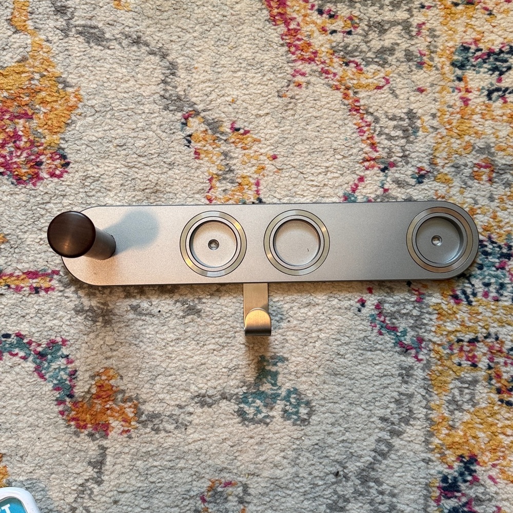 Dyson blowdryer & attachment gray Wall mount